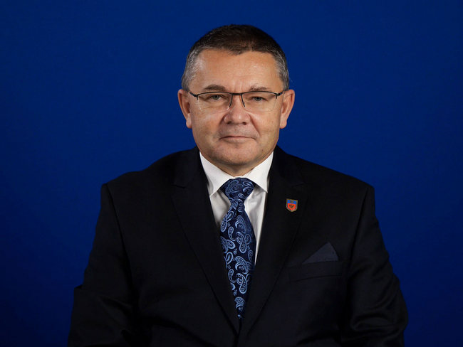 Prof. dr hab. Mirosław Szura